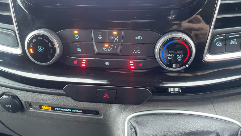 Ford Transit Custom 300 L2 Diesel Fwd 2.0 EcoBlue 170ps Low Roof Limited Van